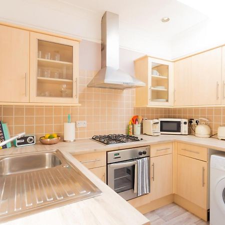 Spacious Split Level Flat In Great Location Portsmouth Extérieur photo