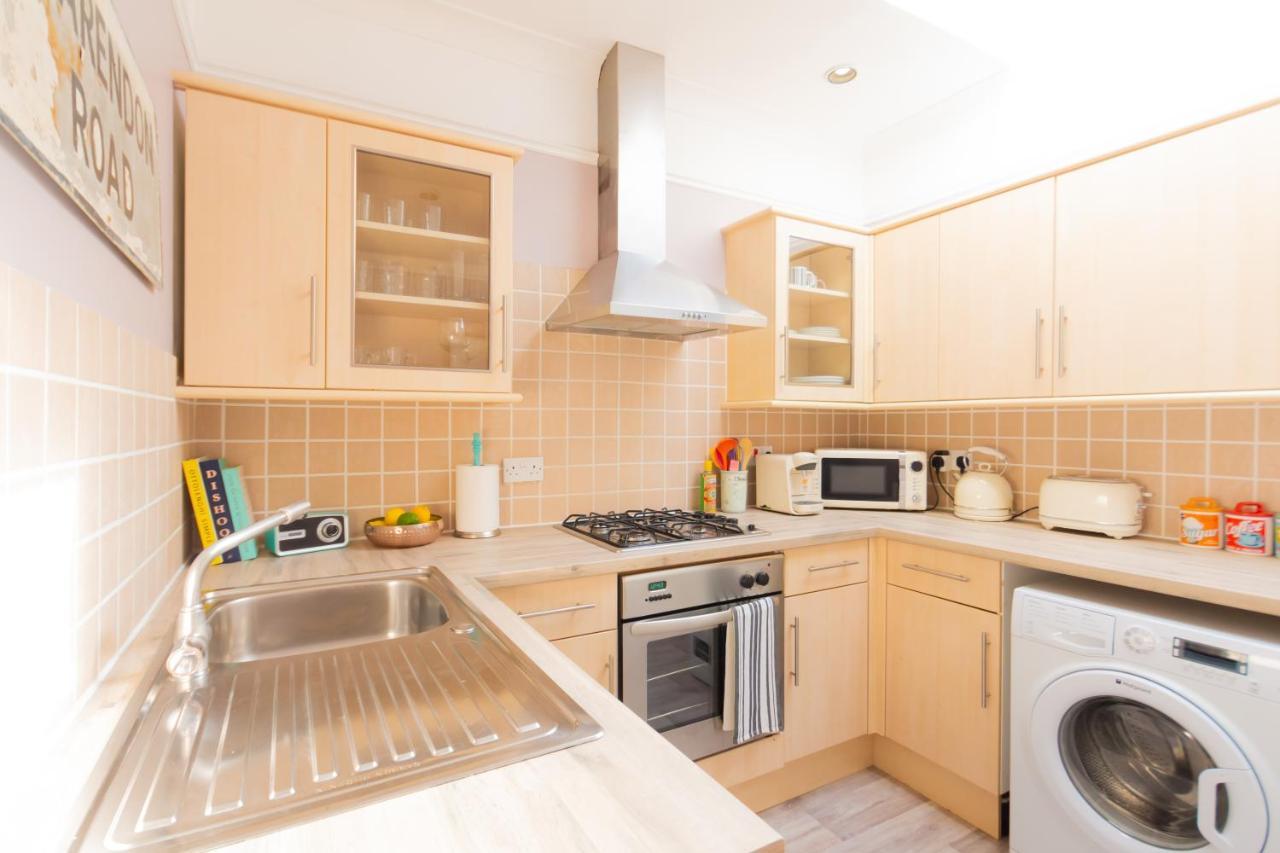 Spacious Split Level Flat In Great Location Portsmouth Extérieur photo