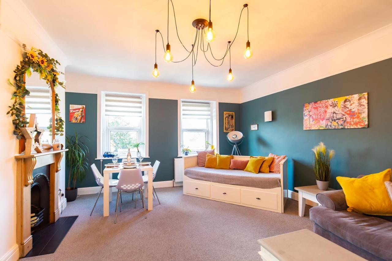 Spacious Split Level Flat In Great Location Portsmouth Extérieur photo