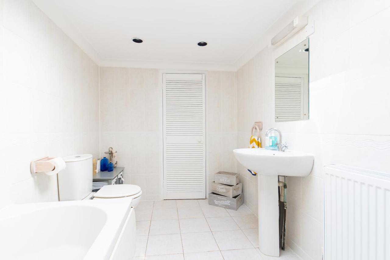 Spacious Split Level Flat In Great Location Portsmouth Extérieur photo