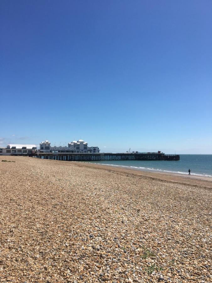 Spacious Split Level Flat In Great Location Portsmouth Extérieur photo